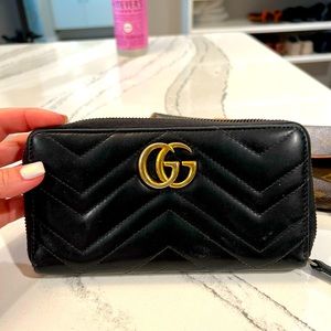 Gucci zip around wallet